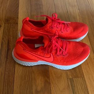 Nike Flyknit Epic React Sneakers